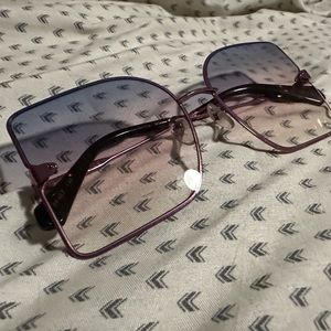 Louis Vuitton woman’s sunglasses